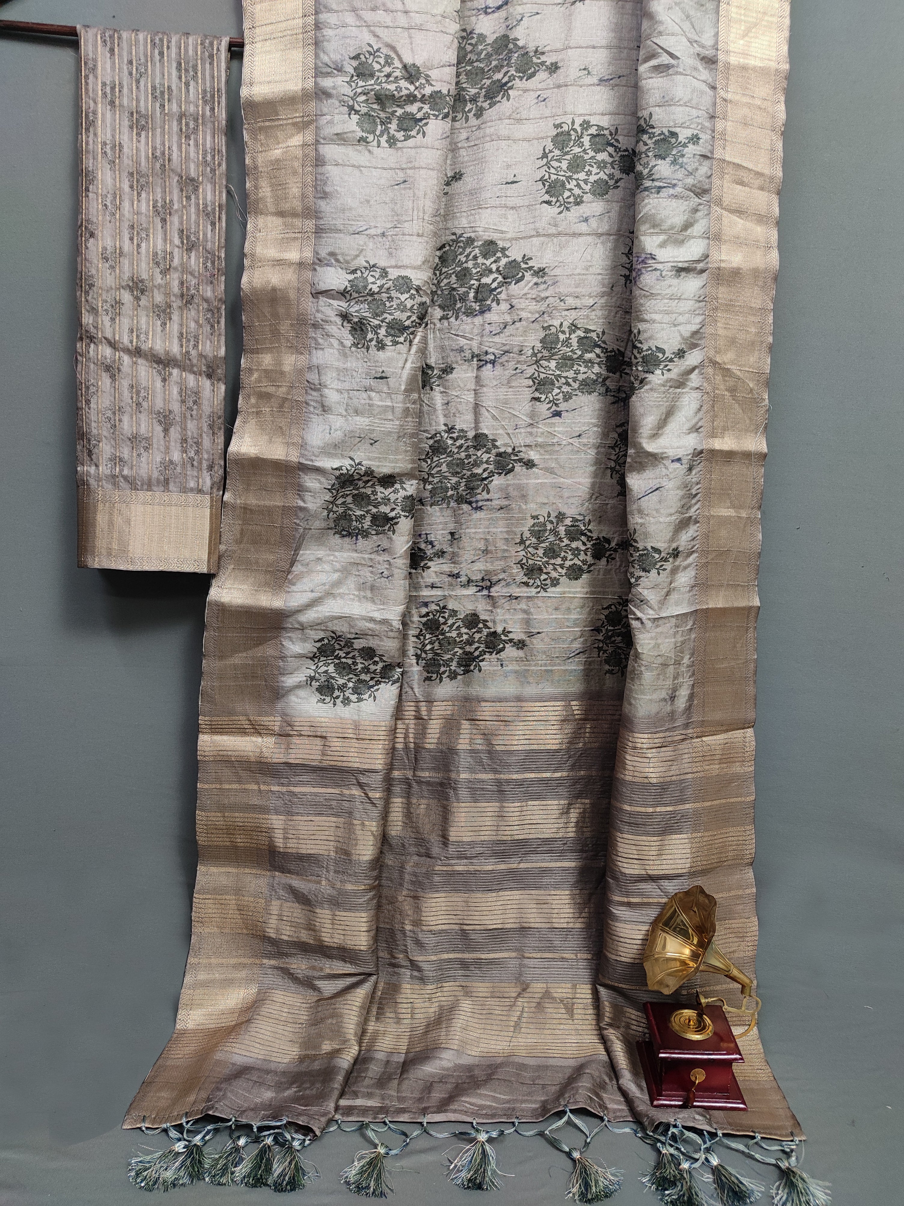 Monochrome Petal Mingle Handloom Jacquard Border Tussar Saree JQ2 Geetha Creation